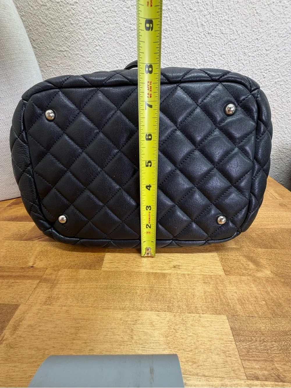 Bimba y Lola Summer 2010 Black Quilted Leather Drawstring Bucket Shoulder Bag - Picture 10 of 13